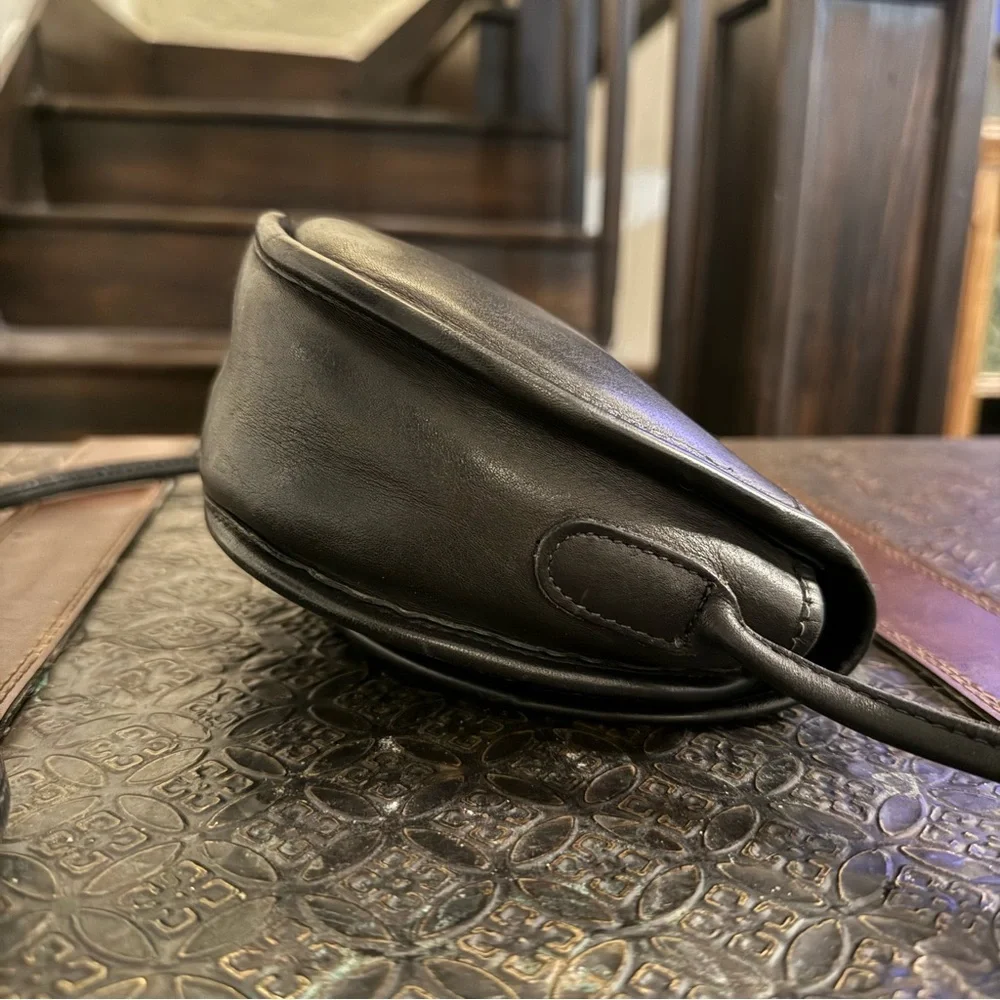 COACH Genuine Vintage Casey Black Leather Crossbody Bag - Picture 8 of 16
